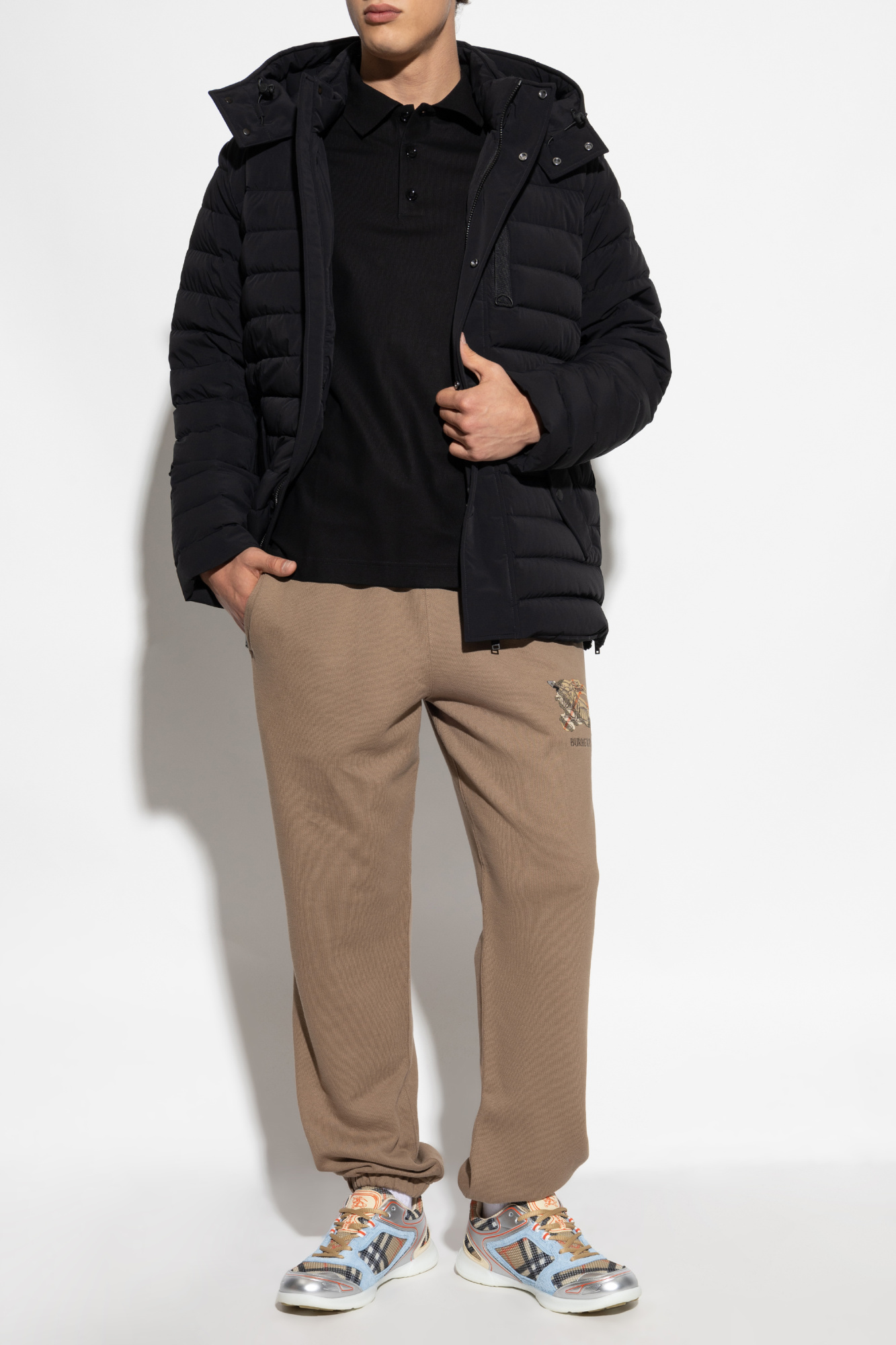 ..*・Berry.゜・*.゜❤︎.* Beżowy Spodnie dresowe z naszywką z logo Burberry - Vitkac